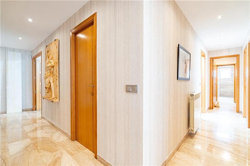 4 soverom Penthouse til salgs i Palma de Mallorca med svømmebasseng garasje - € 1 669 500 (Ref: 9862425)