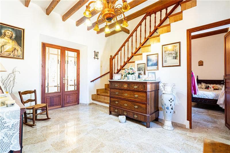 6 bedroom Villa for sale in Santa Maria del Cami with pool garage - € 980,000 (Ref: 9866016)