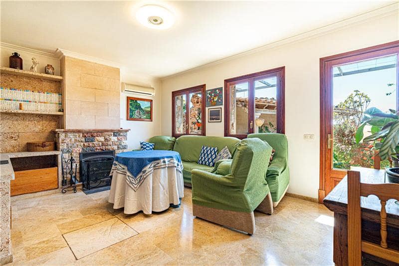 6 bedroom Villa for sale in Santa Maria del Cami with pool garage - € 980,000 (Ref: 9866016)