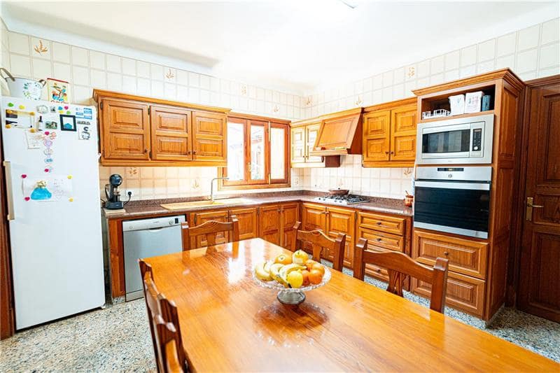 6 bedroom Villa for sale in Santa Maria del Cami with pool garage - € 980,000 (Ref: 9866016)