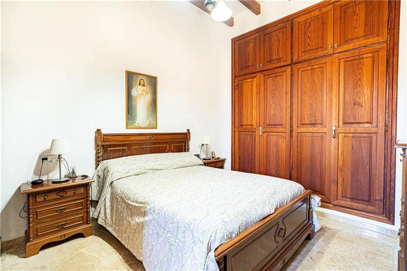 6 bedroom Villa for sale in Santa Maria del Cami with pool garage - € 980,000 (Ref: 9866016)