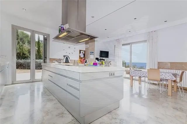 4 bedroom Villa for sale in Costa d'en Blanes, Calvià with garage - € 6,000,000 (Ref: 9893300)