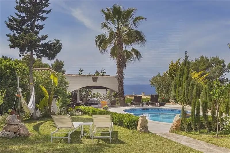 4 bedroom Villa for sale in Llucmajor with pool garage - € 3,200,000 (Ref: 9893302)