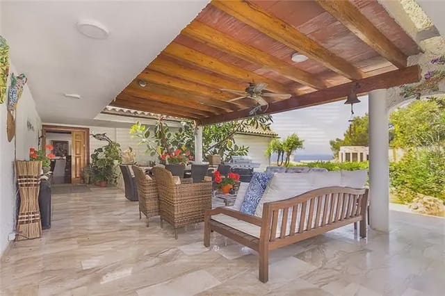 4 bedroom Villa for sale in Cala Blava, Llucmajor with pool garage - € 3,200,000 (Ref: 9893302)