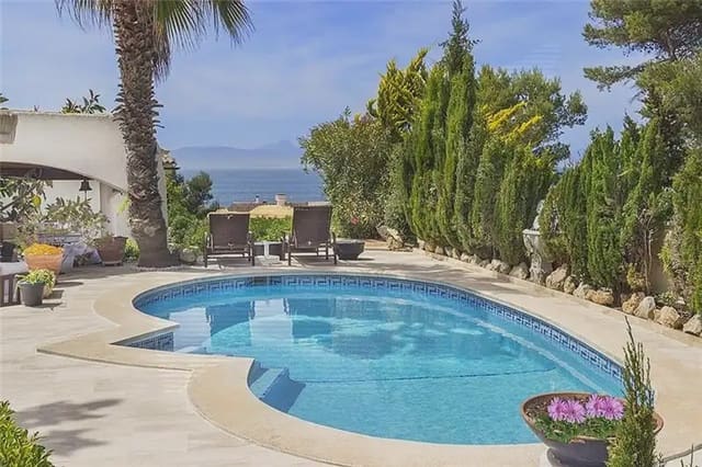 4 bedroom Villa for sale in Cala Blava, Llucmajor with pool garage - € 3,200,000 (Ref: 9893302)