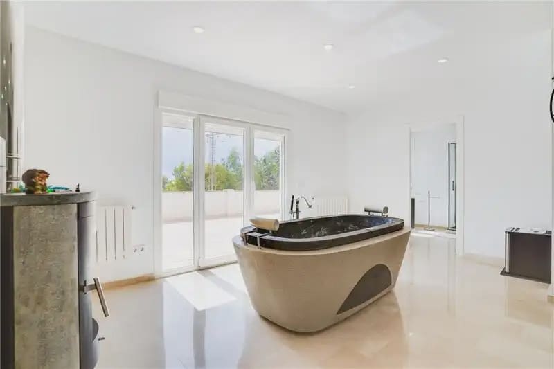 4 bedroom Villa for sale in Esporles with pool garage - € 1,575,000 (Ref: 9893304)