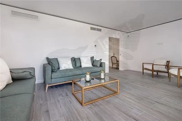 2 bedroom Flat for sale in L'Arenal, Palma de Mallorca with garage - € 643,000 (Ref: 9893318)