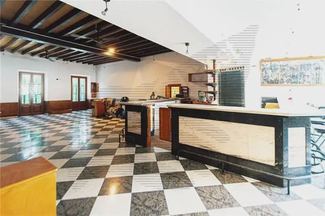 5 bedroom Townhouse for sale in Campanet - € 560,000 (Ref: 9893327)