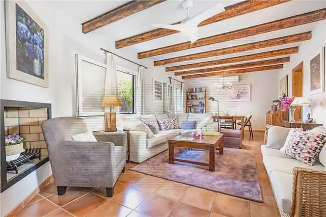 3 slaapkamer Villa te koop in Colonia de Sant Jordi, Ses Salines met garage - € 995.000 (Ref: 9893338)