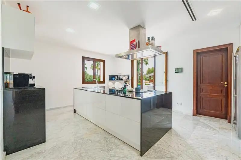 4 camera da letto Villa da affittare in Santa Eugenia con piscina garage - 7.000 € (Rif: 9893339)