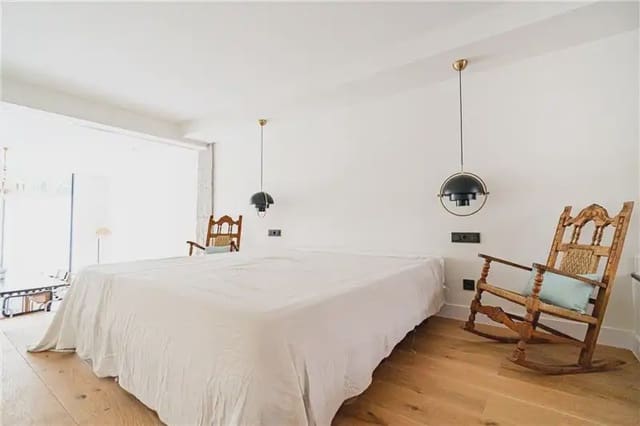 Commercial for sale in Santa Catalina, Palma de Mallorca - € 490,000 (Ref: 9893340)