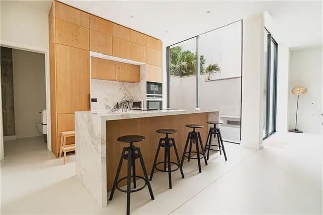 Commercial for sale in Santa Catalina, Palma de Mallorca - € 490,000 (Ref: 9893340)