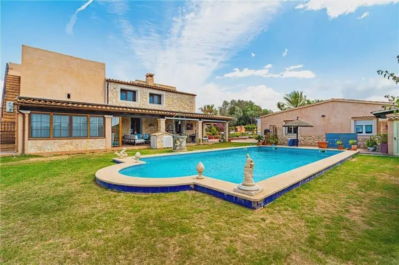5 soveværelse Finca/Landehus til salg i Palma de Mallorca med swimmingpool garage - € 1.750.000 (Ref: 9893352)