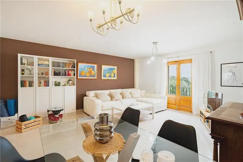 Piso de 3 habitaciones en Campanet en venta con garaje - 585.000 € (Ref: 9893353)