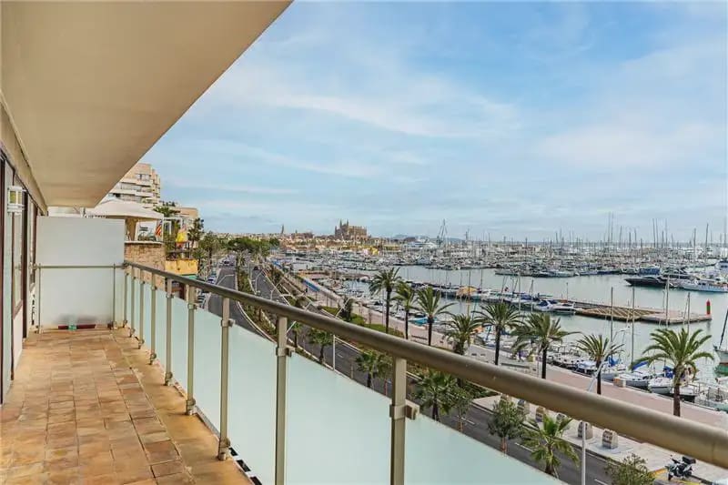 Appartement de 3 chambres à louer à Palma de Mallorca - 2 800 € (Ref: 9893360)