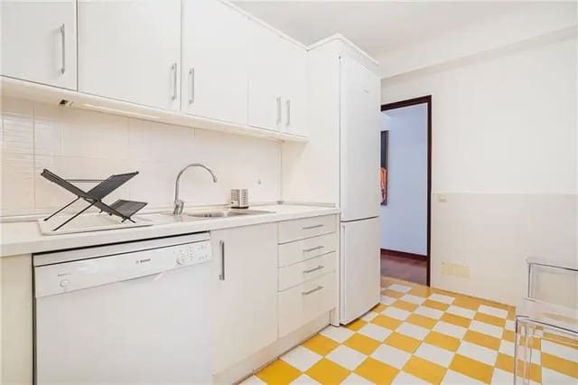 Appartement de 3 chambres à louer à Son Armadans, Palma de Mallorca - 2 800 € (Ref: 9893360)