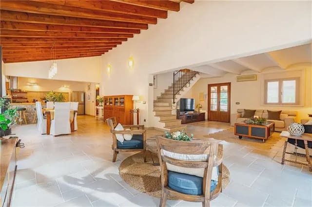 4 sypialnia Finka/Dom wiejski na sprzedaż w Calvià Pueblo, Calvià z basenem garażem - 1 995 000 € (Ref: 9893380)