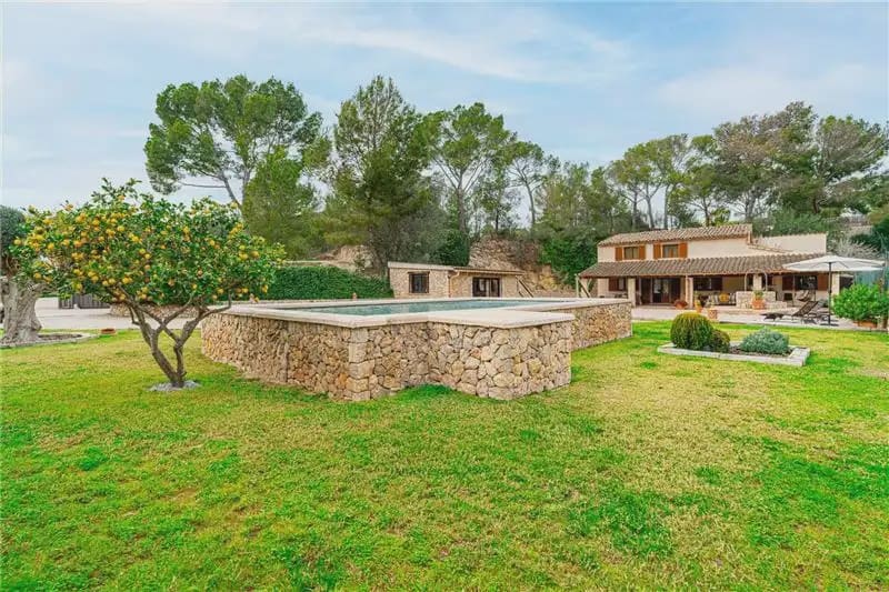 4 sypialnia Finka/Dom wiejski na sprzedaż w Calvia z basenem garażem - 1 995 000 € (Ref: 9893380)