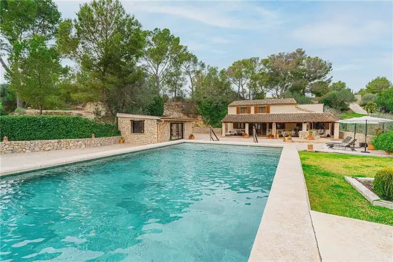 4 sypialnia Finka/Dom wiejski na sprzedaż w Calvia z basenem garażem - 1 995 000 € (Ref: 9893380)