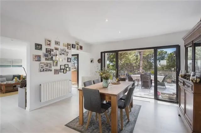 4 sypialnia Willa na sprzedaż w Costa de la Calma, Calvià z basenem garażem - 1 795 000 € (Ref: 9893385)