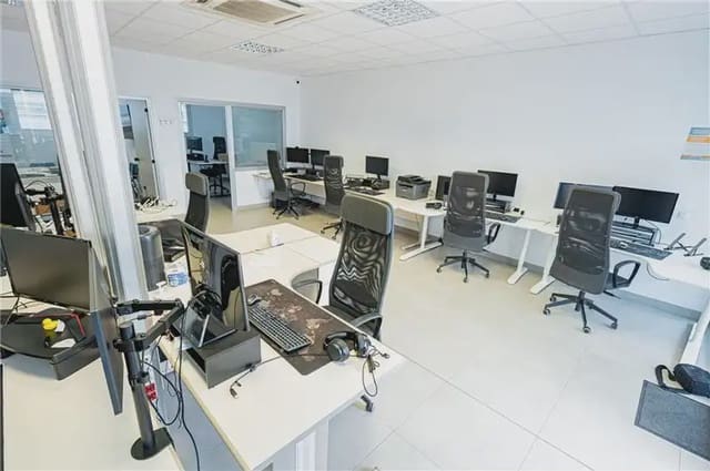 Büro zu verkaufen in Establiments, Palma de Mallorca - 485.000 € (Ref: 9893392)