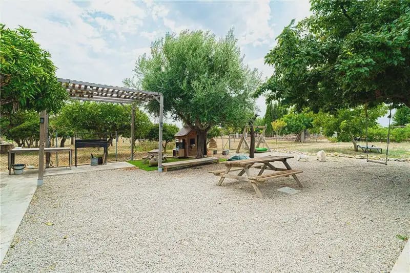 2 bedroom Finca/Country House for sale in Campanet with garage - € 595,000 (Ref: 9893394)