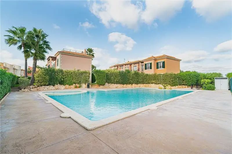 2 soverom Leilighet til salgs i Campos med svømmebasseng garasje - € 590 000 (Ref: 9893399)