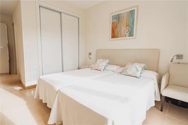 2 soverom Leilighet til salgs i Campos med svømmebasseng garasje - € 590 000 (Ref: 9893399)