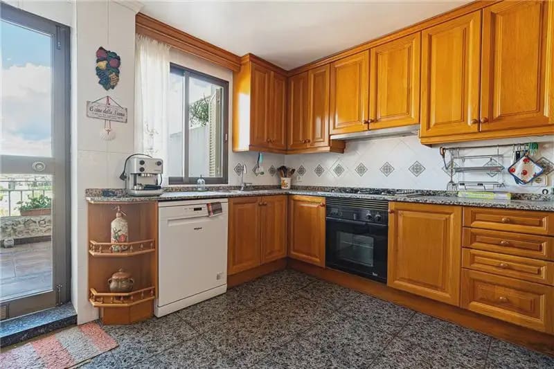 4 bedroom Penthouse for sale in Palma de Mallorca with garage - € 535,000 (Ref: 9893400)