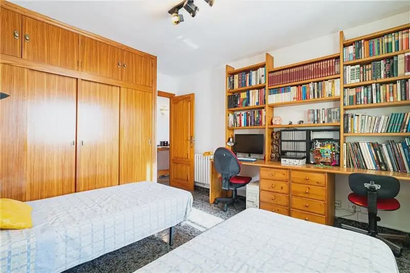 4 bedroom Penthouse for sale in Palma de Mallorca with garage - € 535,000 (Ref: 9893400)