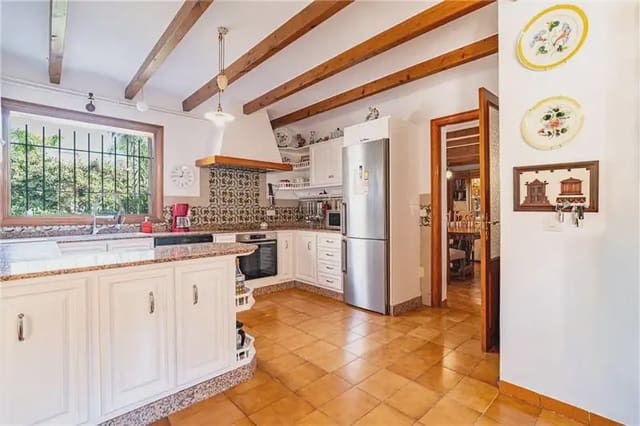 5 soverom Villa til salgs i Marratxí med garasje - € 850 000 (Ref: 9893401)