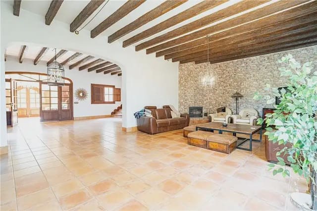 7 bedroom Finca/Country House for sale in Algaida with pool garage - € 3,400,000 (Ref: 9893408)