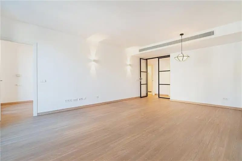 Piso de 3 habitaciones en Palma de Mallorca en alquiler con garaje - 2.500 € (Ref: 9893409)