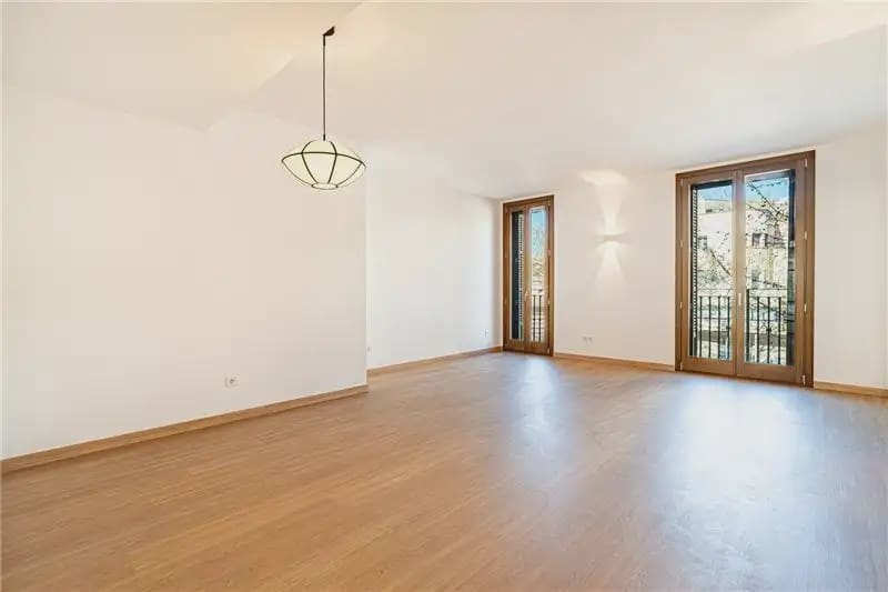 Piso de 3 habitaciones en Palma de Mallorca en alquiler con garaje - 2.500 € (Ref: 9893409)