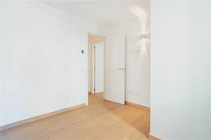 Piso de 3 habitaciones en Palma de Mallorca en alquiler con garaje - 2.500 € (Ref: 9893409)