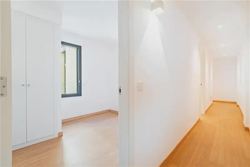 Piso de 3 habitaciones en Palma de Mallorca en alquiler con garaje - 2.500 € (Ref: 9893409)