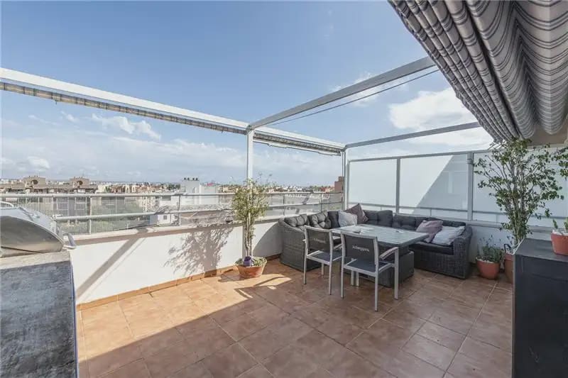 3 bedroom Penthouse for sale in Palma de Mallorca with garage - € 599,000 (Ref: 9893412)