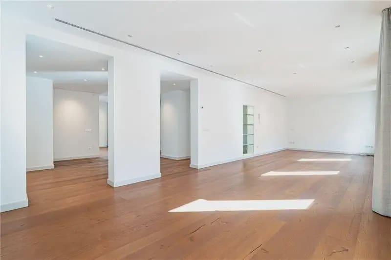 3 bedroom Flat for sale in Palma de Mallorca - € 1,750,000 (Ref: 9893413)