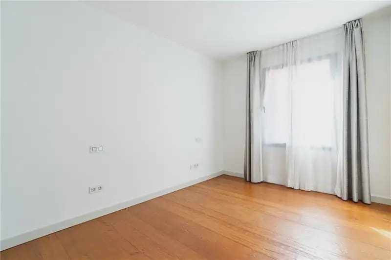 3 bedroom Flat for sale in Palma de Mallorca - € 1,750,000 (Ref: 9893413)