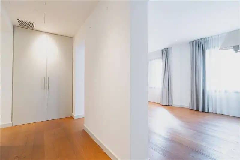 3 bedroom Flat for sale in Palma de Mallorca - € 1,750,000 (Ref: 9893413)