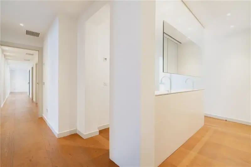3 bedroom Flat for sale in Palma de Mallorca - € 1,750,000 (Ref: 9893413)