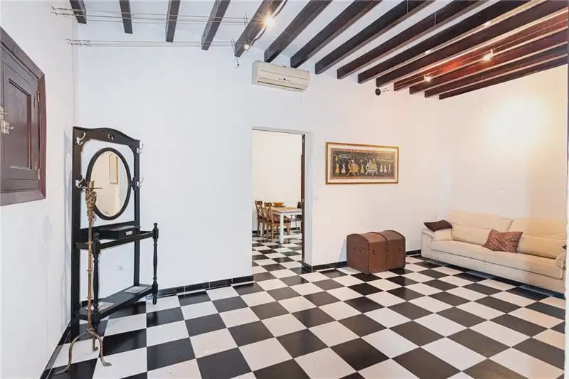 3 bedroom Flat for sale in Palma de Mallorca - € 575,000 (Ref: 9893421)
