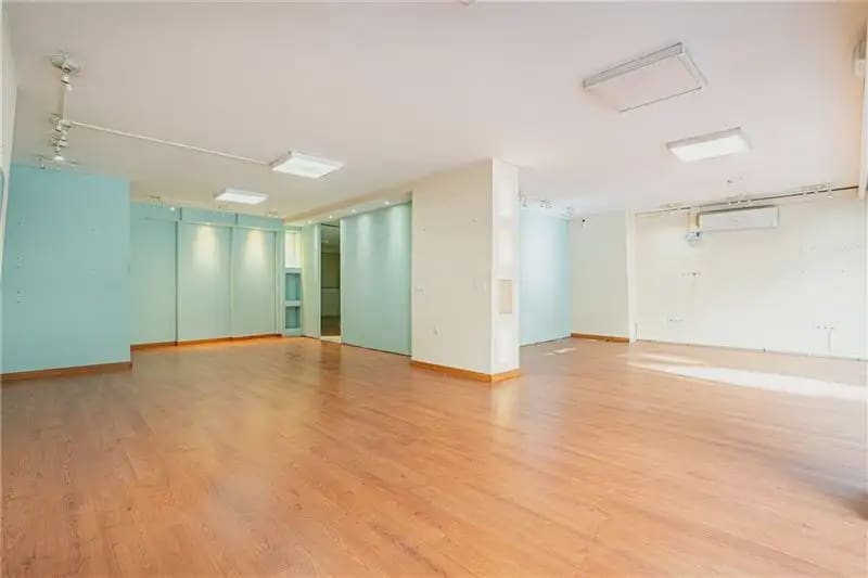 Commercial for sale in Palma de Mallorca - € 450,000 (Ref: 9893429)