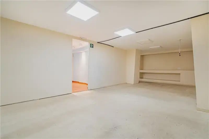 Commercial for sale in Palma de Mallorca - € 450,000 (Ref: 9893429)