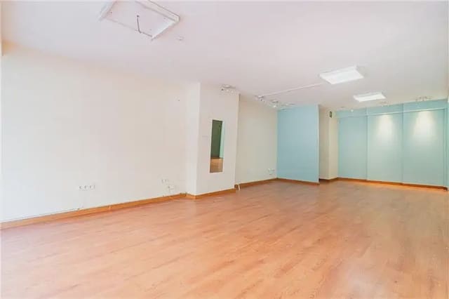 Comercial para venda em El Camp d'en Serralta, Palma de Mallorca - 450 000 € (Ref: 9893429)