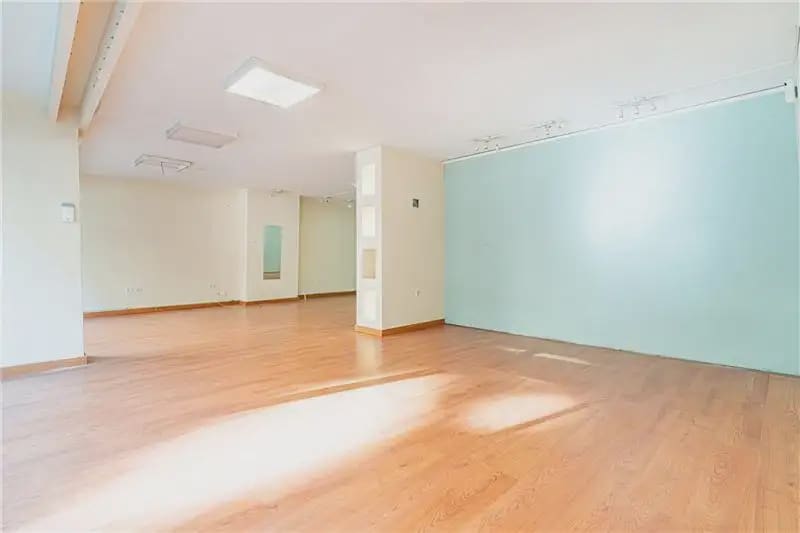 Commercial for sale in Palma de Mallorca - € 450,000 (Ref: 9893429)