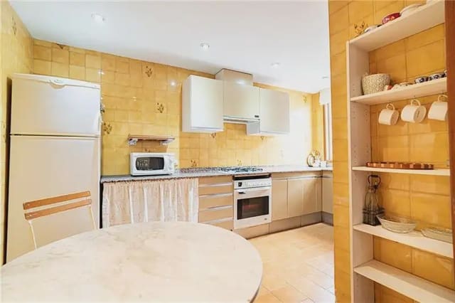 Piso de 4 habitaciones en El Jonquet, Palma de Mallorca en venta - 540.000 € (Ref: 9893436)