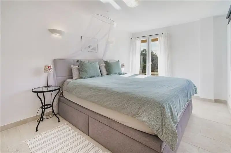 3 sypialnia Apartament przy plaży na sprzedaż w Calvia z basenem garażem - 1 475 000 € (Ref: 9893439)