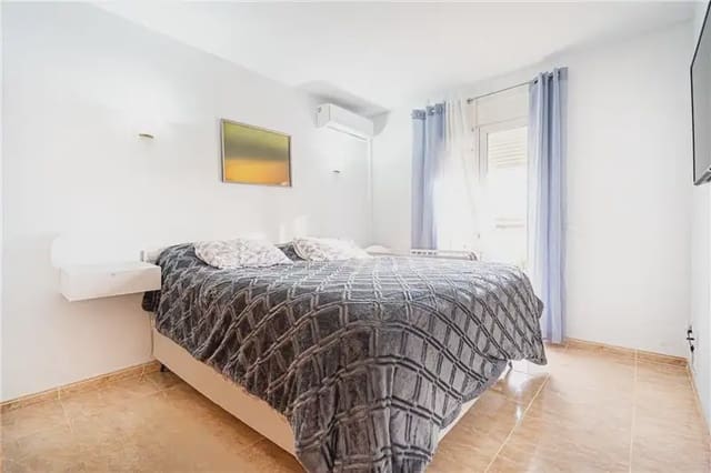 Piso de 3 habitaciones en Campos en venta - 330.000 € (Ref: 9893442)