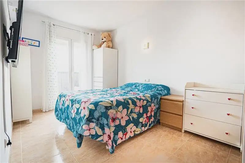 Piso de 3 habitaciones en Campos en venta - 330.000 € (Ref: 9893442)